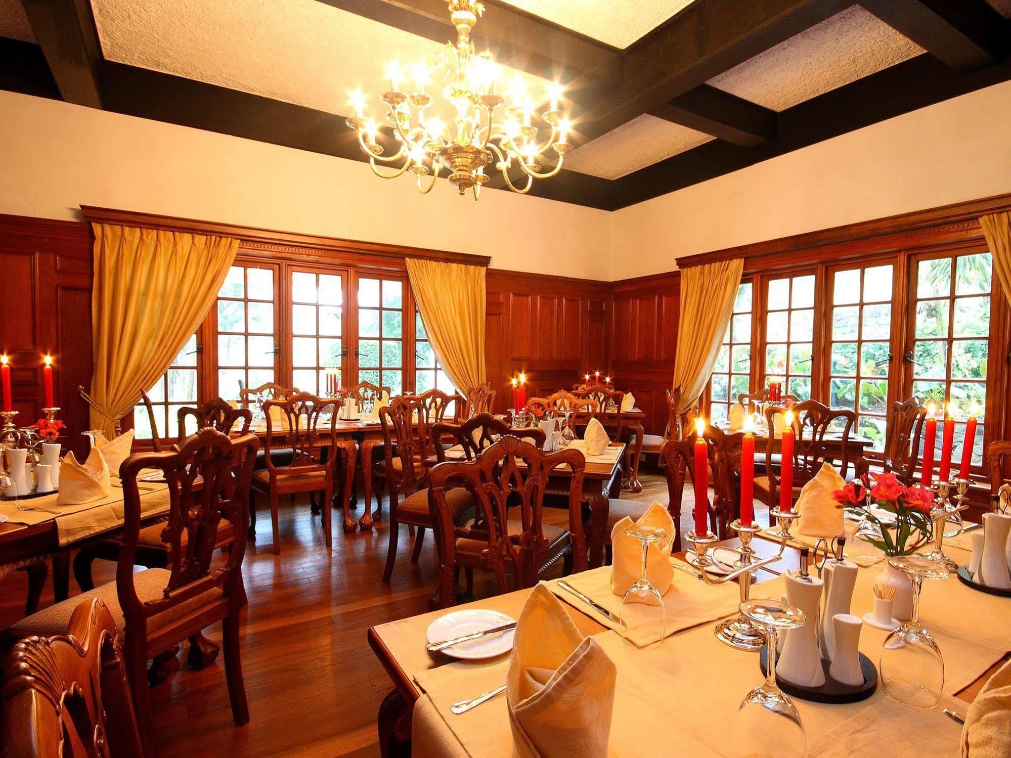 Governor'S Mansion Hatton Extérieur photo